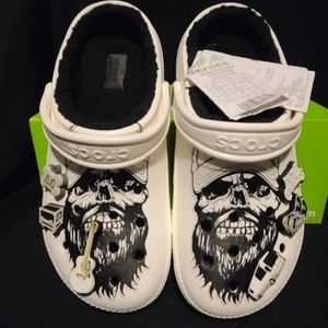 CROCS Luke Combs Skully W7 NWT
